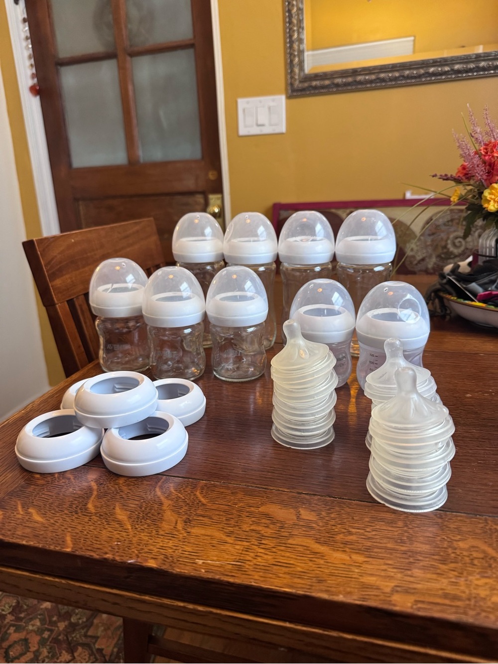 Philips Avent - Clear Glass Baby Bottles with White Caps and Nipples - Pack